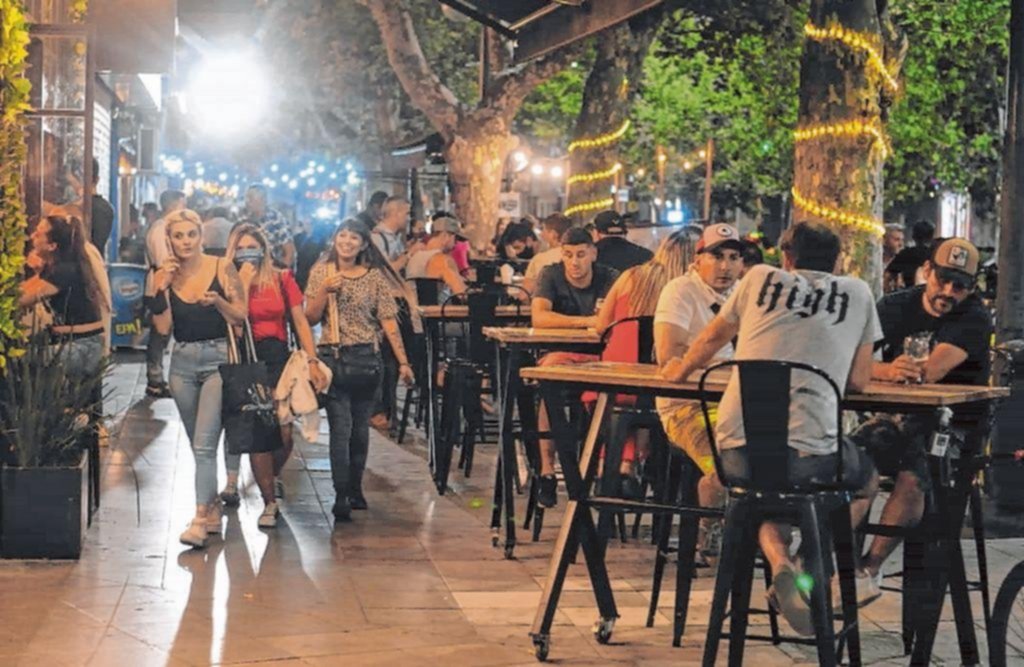 Aún lejos de la prepandemia, ya se hace notar la despedida de año