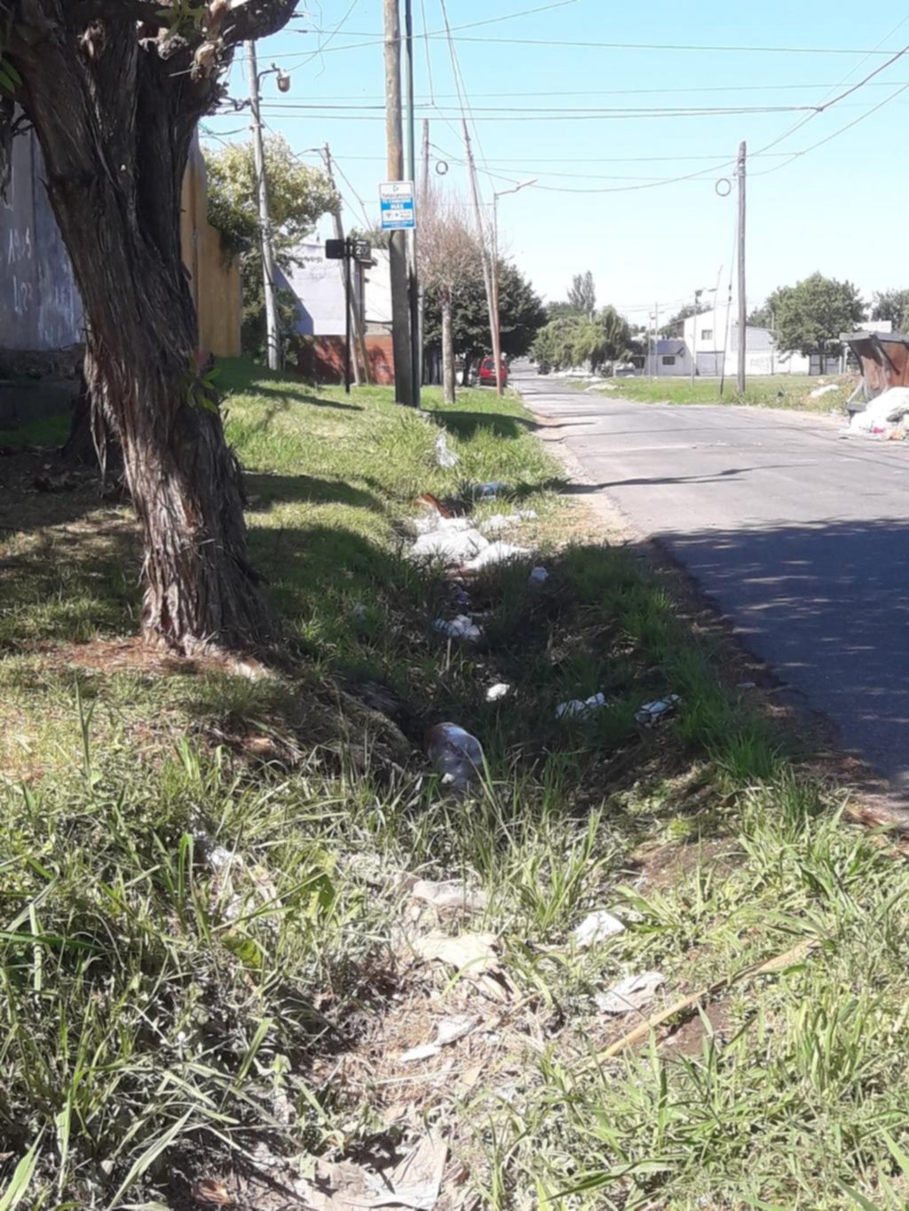 Piden mejoras y limpieza en la intersección de 20 y 77