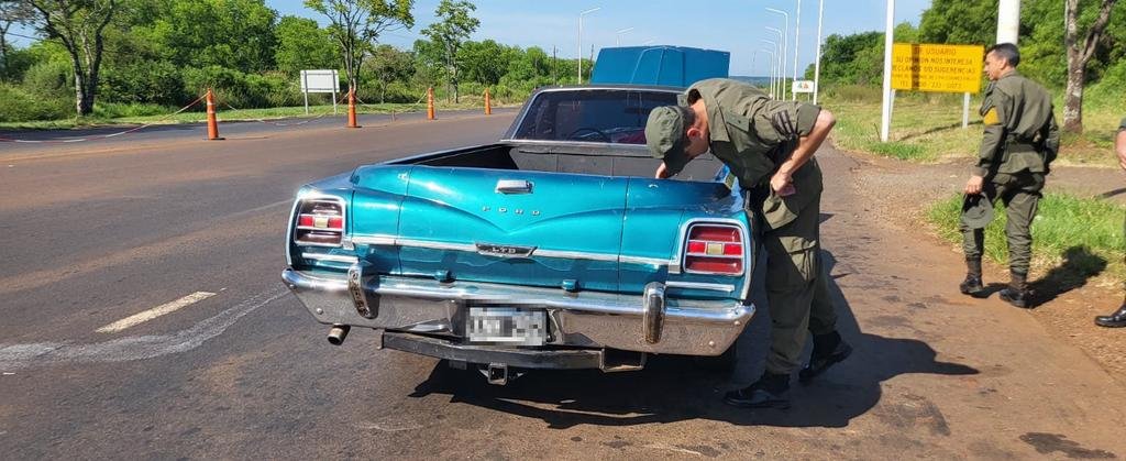Modificó un coche fúnebre para trasladar 128 kilos de marihuana