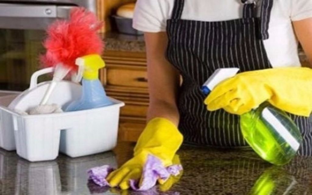 Aumento para trabajadoras de casas particulares: de cuánto es y en cuántas cuotas