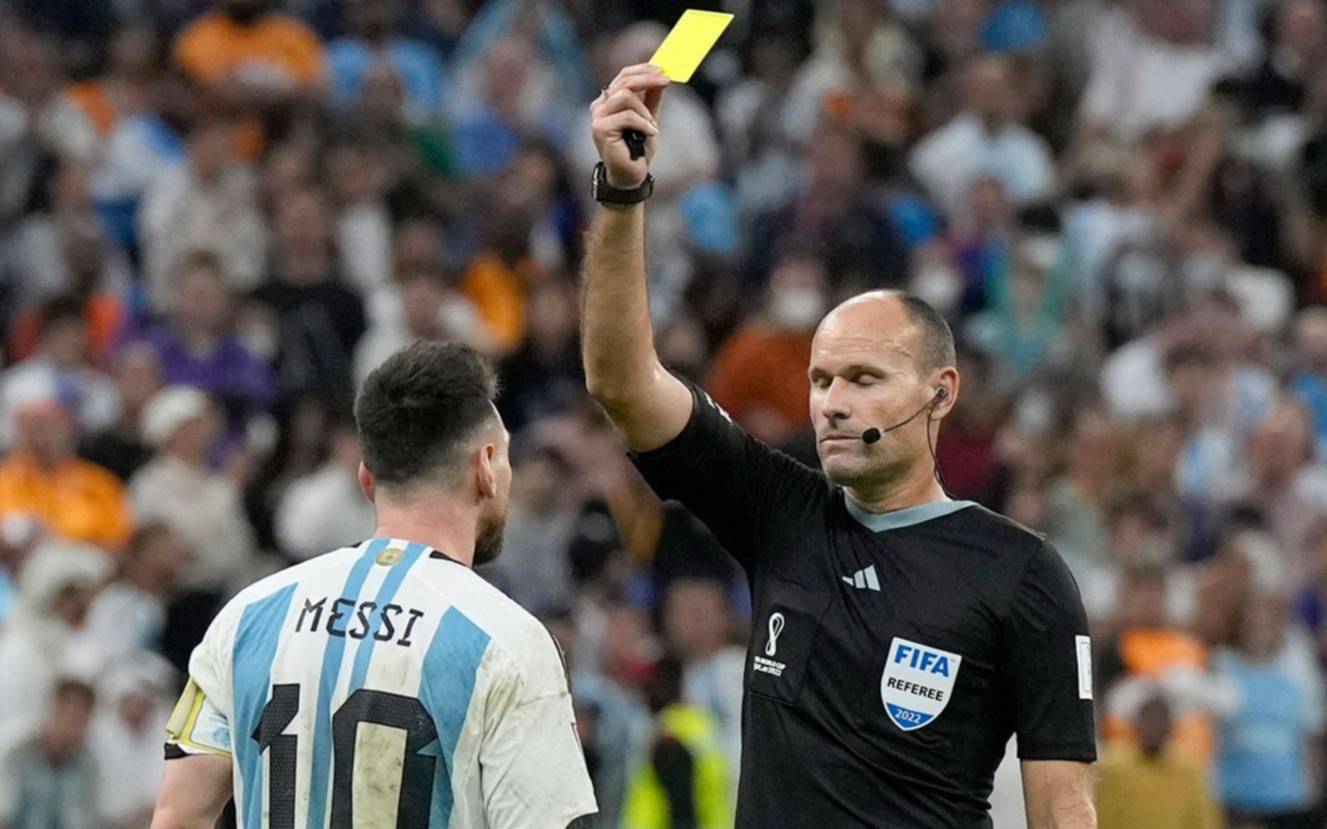 Se supo: FIFA aclaró por qué no suspendió a Mateu Lahoz, árbitro de Argentina-Países Bajos