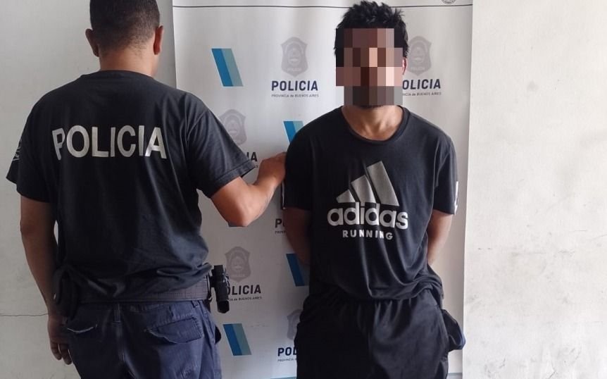 Arrestan sujeto que golpeó a una mujer con un arma en la cabeza en Bernal