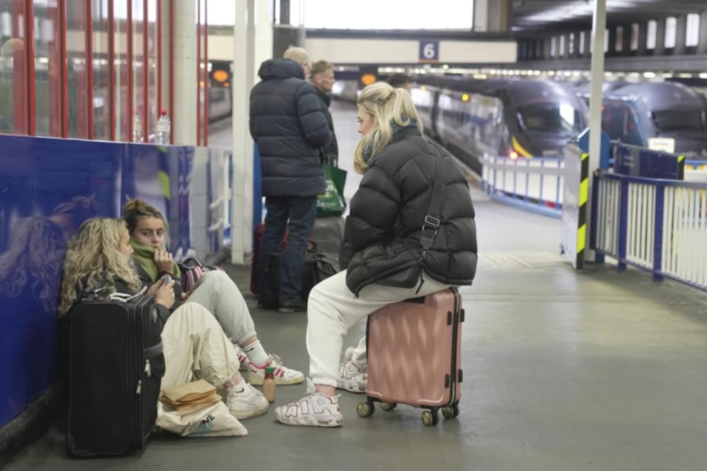 Los trenes británicos, de paro contra la inflación