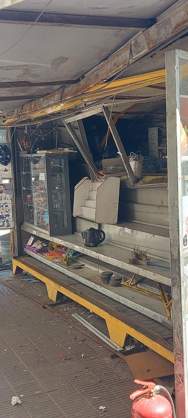 En 7 y 50 hubo daños y saqueo: los comercios piden seguridad y vallas