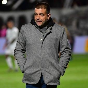 Claudio Vivas fue presentado como director de selecciones en Costa Rica