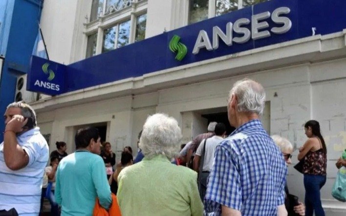 Mañana Anses paga jubilaciones y pensiones hasta $ 50.125 a titulares con DNI finalizado en 7 y 8