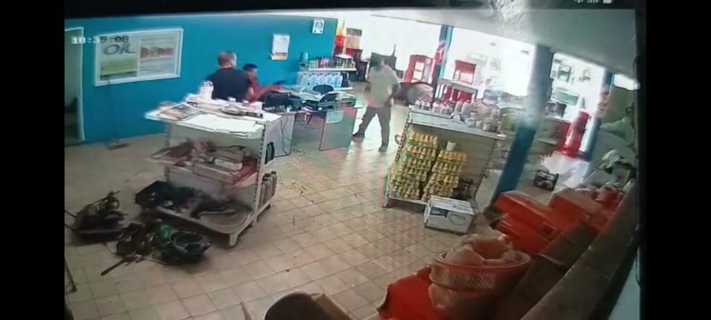 Apuntó, amenazó y se llevó casi $300 mil en Los Hornos