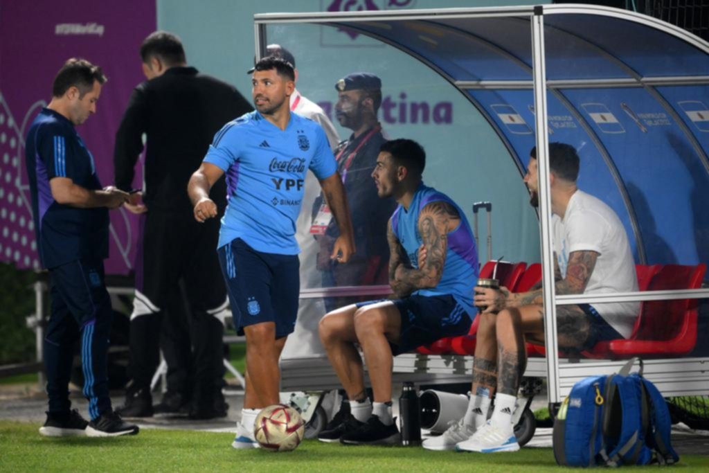 El Kun visitó el entrenamiento para brindar apoyo