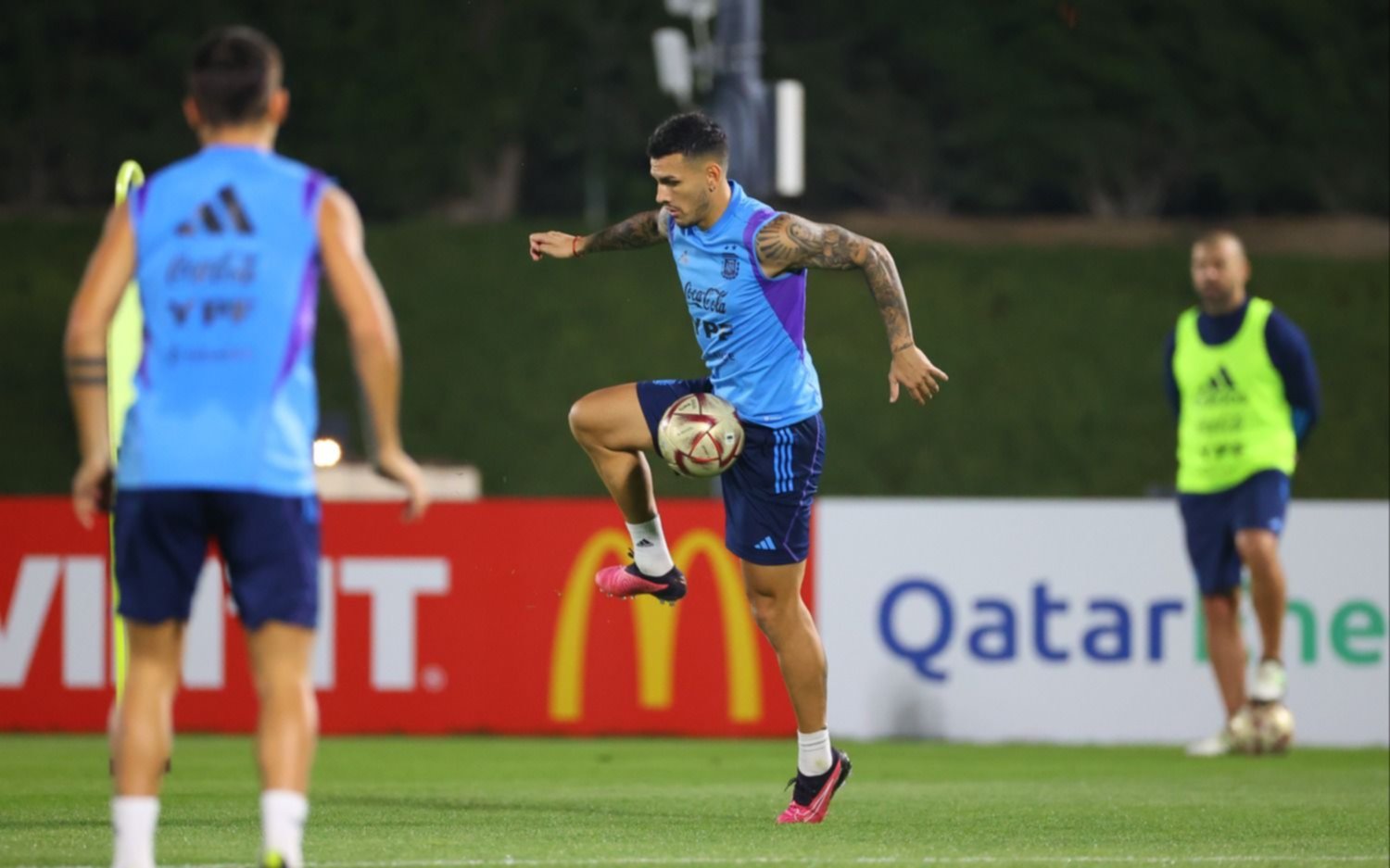 Scaloni paró tres equipos para la final: el dilema de la línea de cinco y el factor Di María