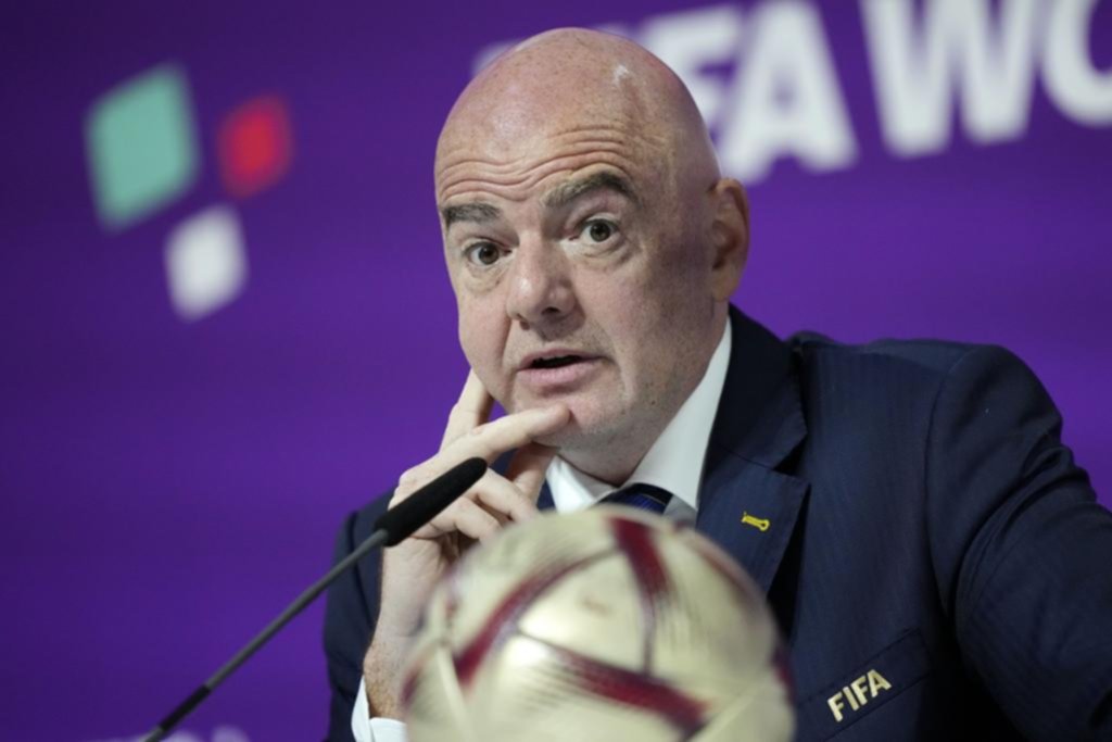 Infantino defiende el Mundial que viene con 48 seleccionados