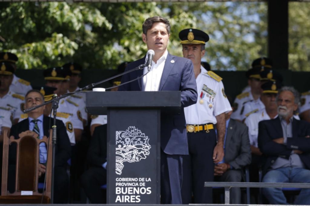Kicillof apuntó a Vidal en un acto de la Policía