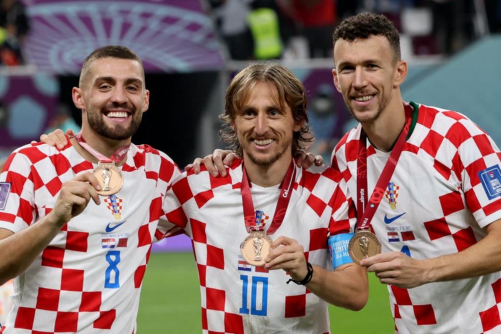 Croacia se mantuvo en el podio al derrotar 2-1 a Marruecos