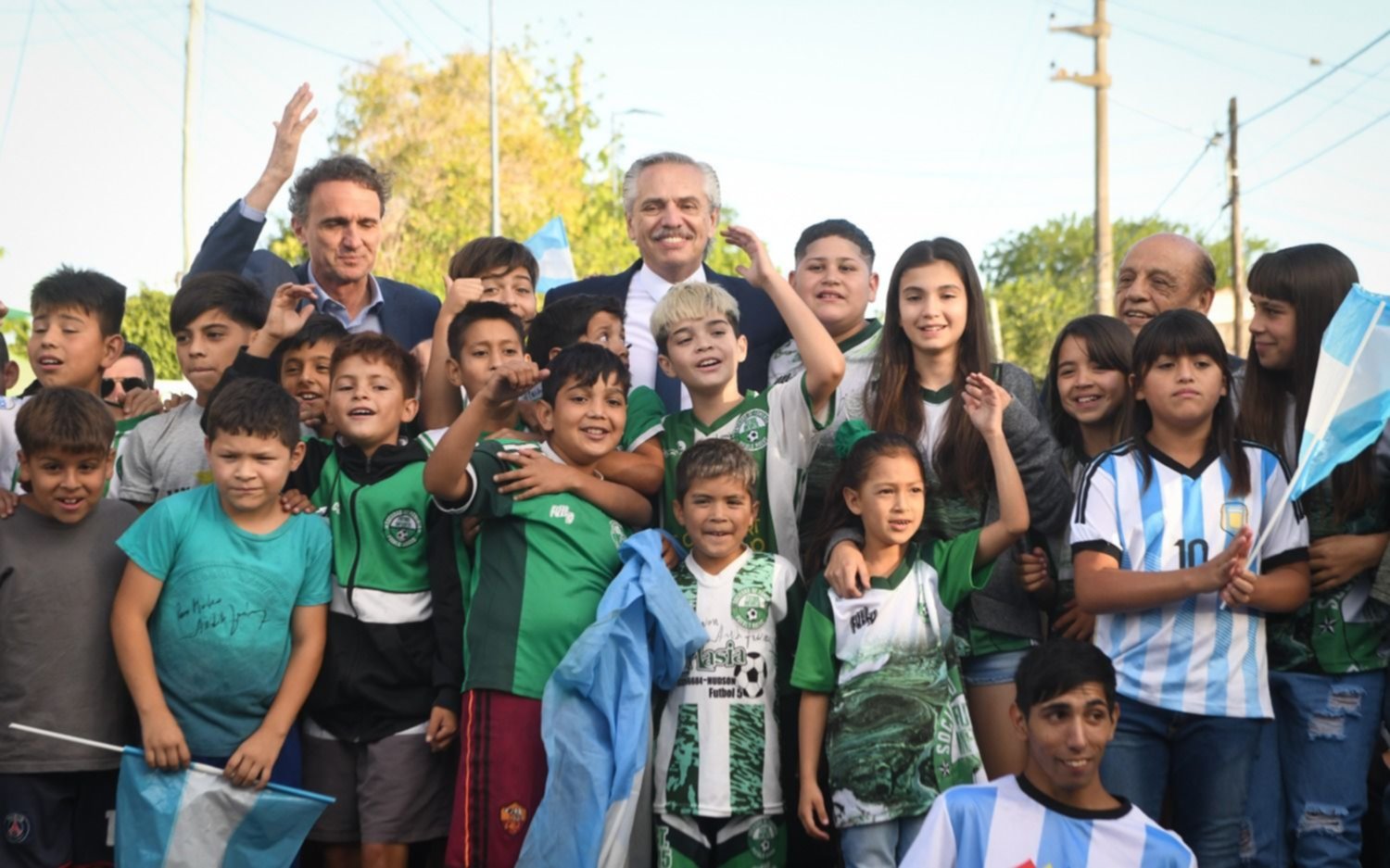 Se dilata la definición de liderazgos en el oficialismo y en la oposición