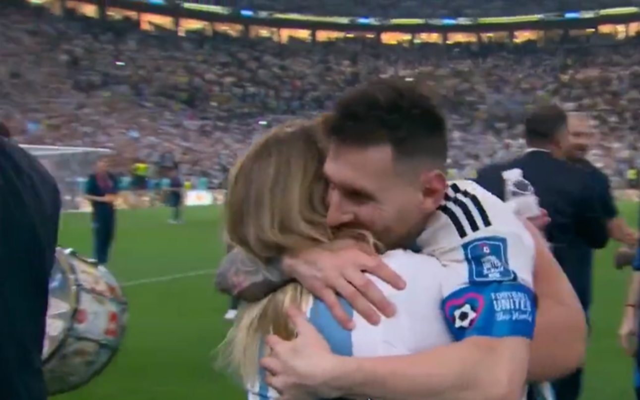 Quién es Antonia Farías, la mujer que le dio el abrazo más deseado a Lionel Messi