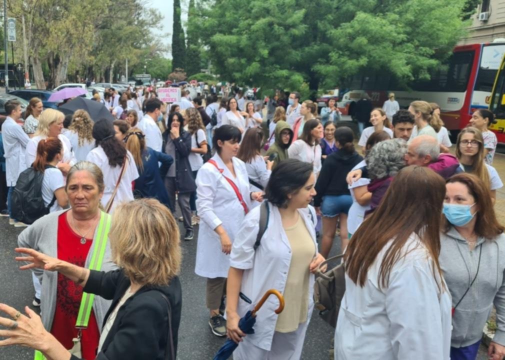 Crece la preocupación de los médicos por servicios en el Hospital de Niños
