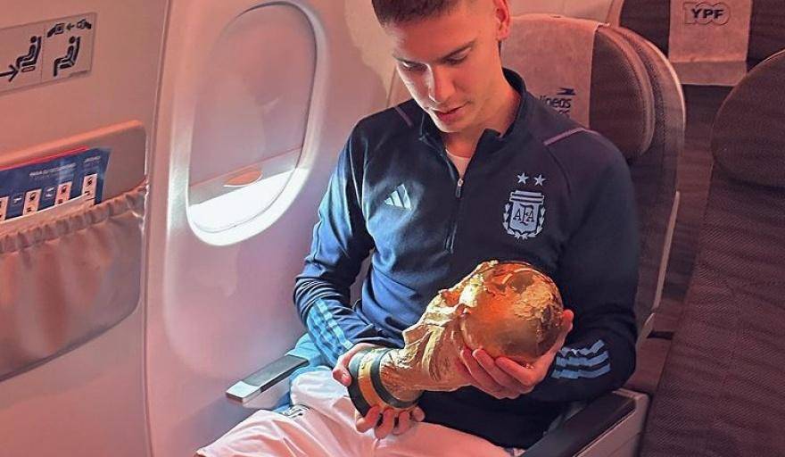 Foyth, el pibe de Victoria que ya sabe cuánto pesa la Copa
