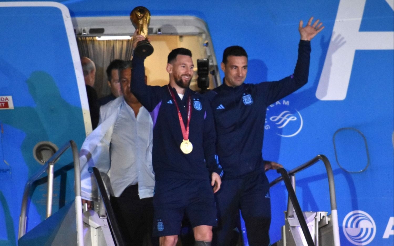 Los campeones del mundo están en Argentina y los recibió una multitud