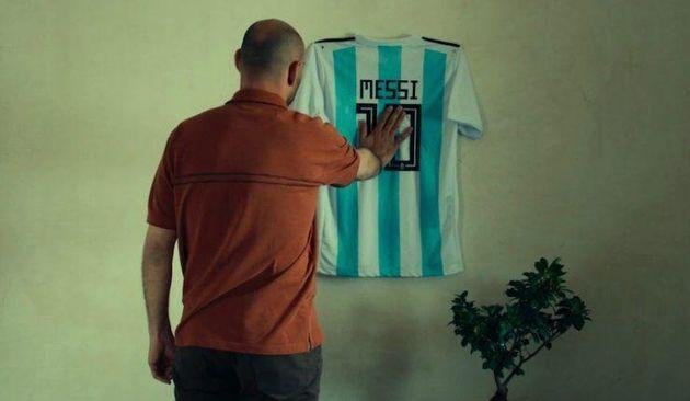 Quién es el cineasta georgiano que vaticinó a Messi campeón del mundo