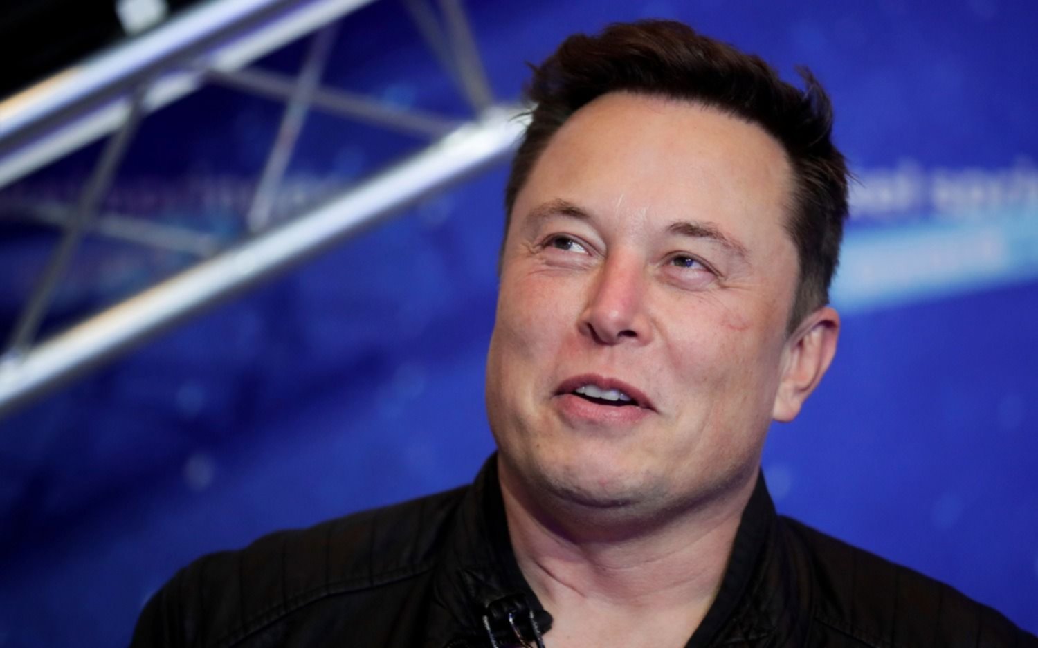 Musk prometió irse de Twitter apenas encuentre "a alguien tan tonto para aceptar el puesto"