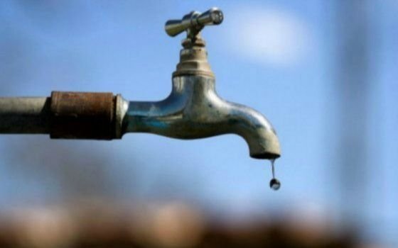 La falta de agua, un mal que continúa en varios barrios de La Plata