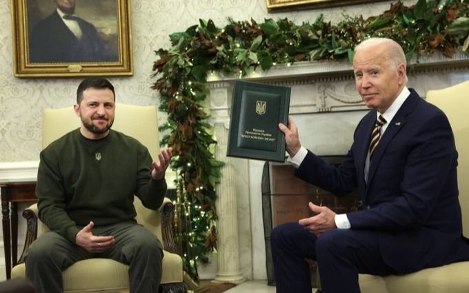 Zelenski salió de Ucrania por primera vez desde la invasión rusa y se reunió con Biden 
