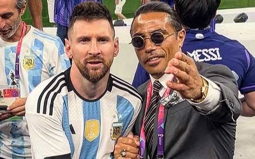 El chef turco que tocó la Copa del Mundo, declarado persona no grata para la FIFA