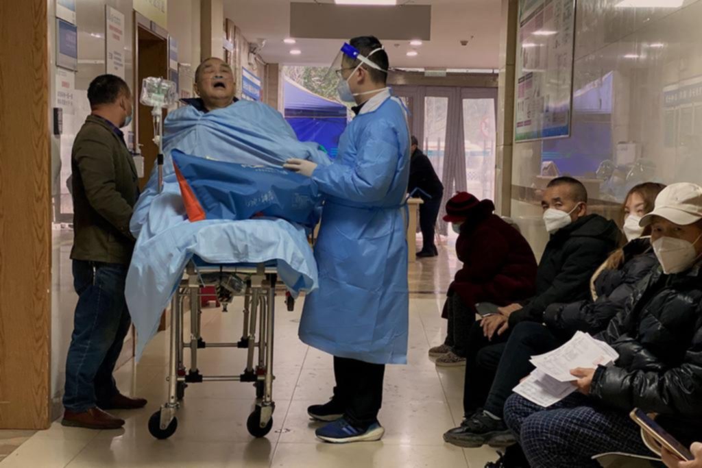 China súper apestada: adultos mayores con Covid llenan las camas de los hospitales