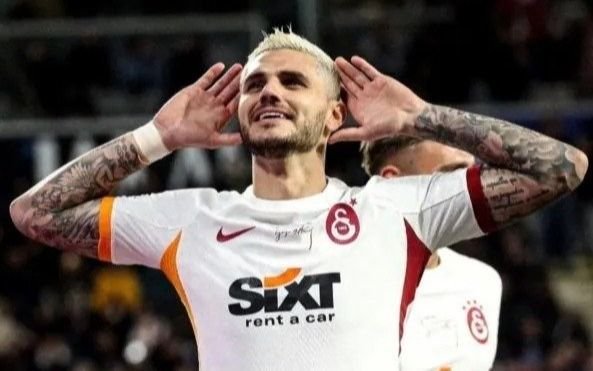 ¿Mauro Icardi detrás de una modelo famosa? El delantero no para de ponerle "likes" 