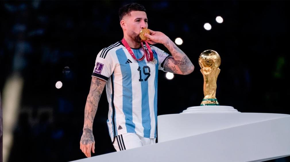 Otamendi rechazó la oferta de Benfica y en junio queda libre