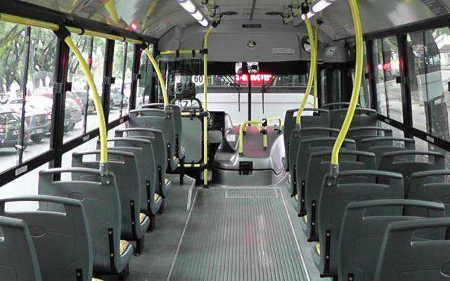 Un colectivo fue apedreado en la autopista a la altura de Quilmes