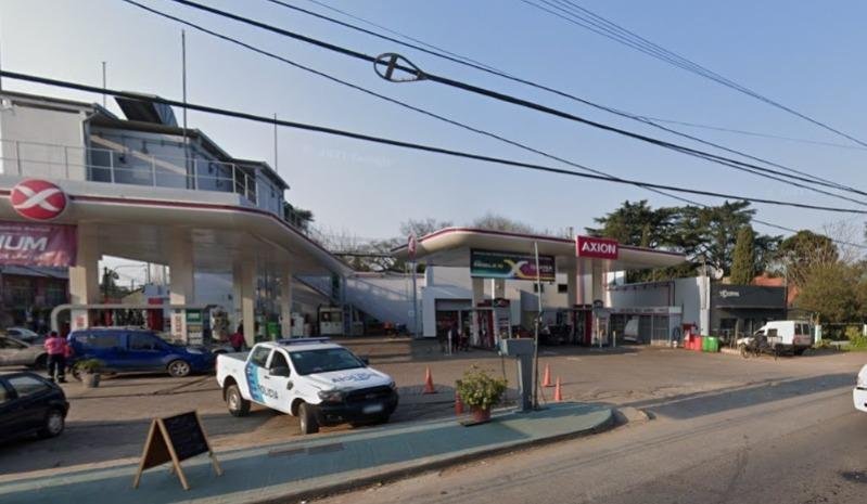 Sacó un arma blanca y se llevó hasta los cigarrillos