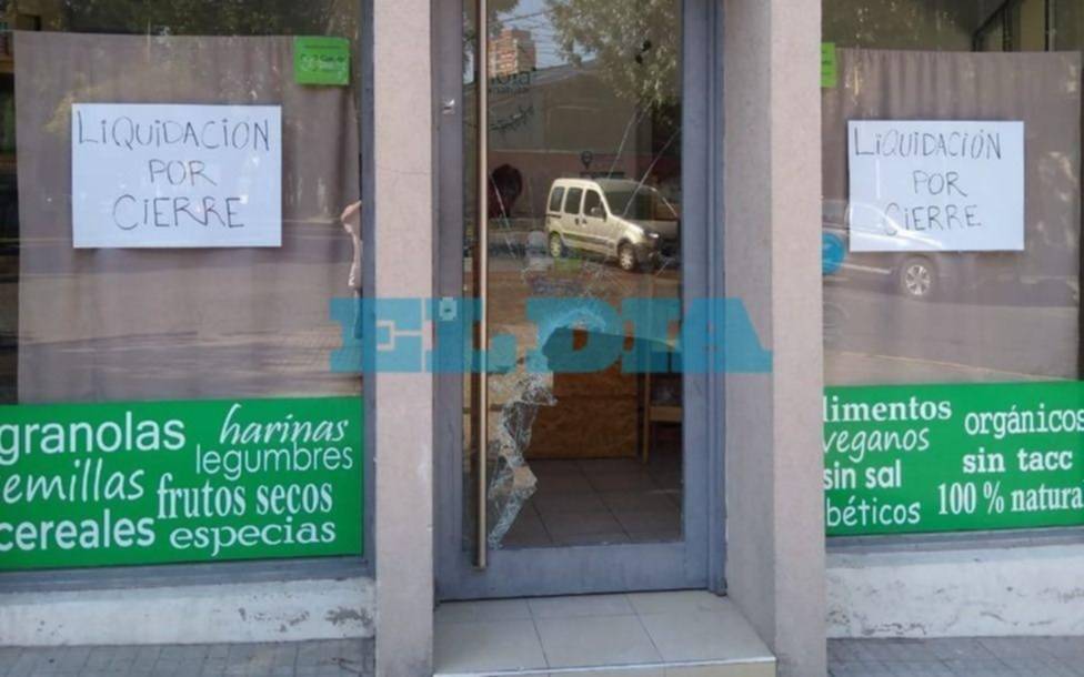 En La Plata, la peor cara de la inseguridad: le roban por quinta vez y baja las persianas