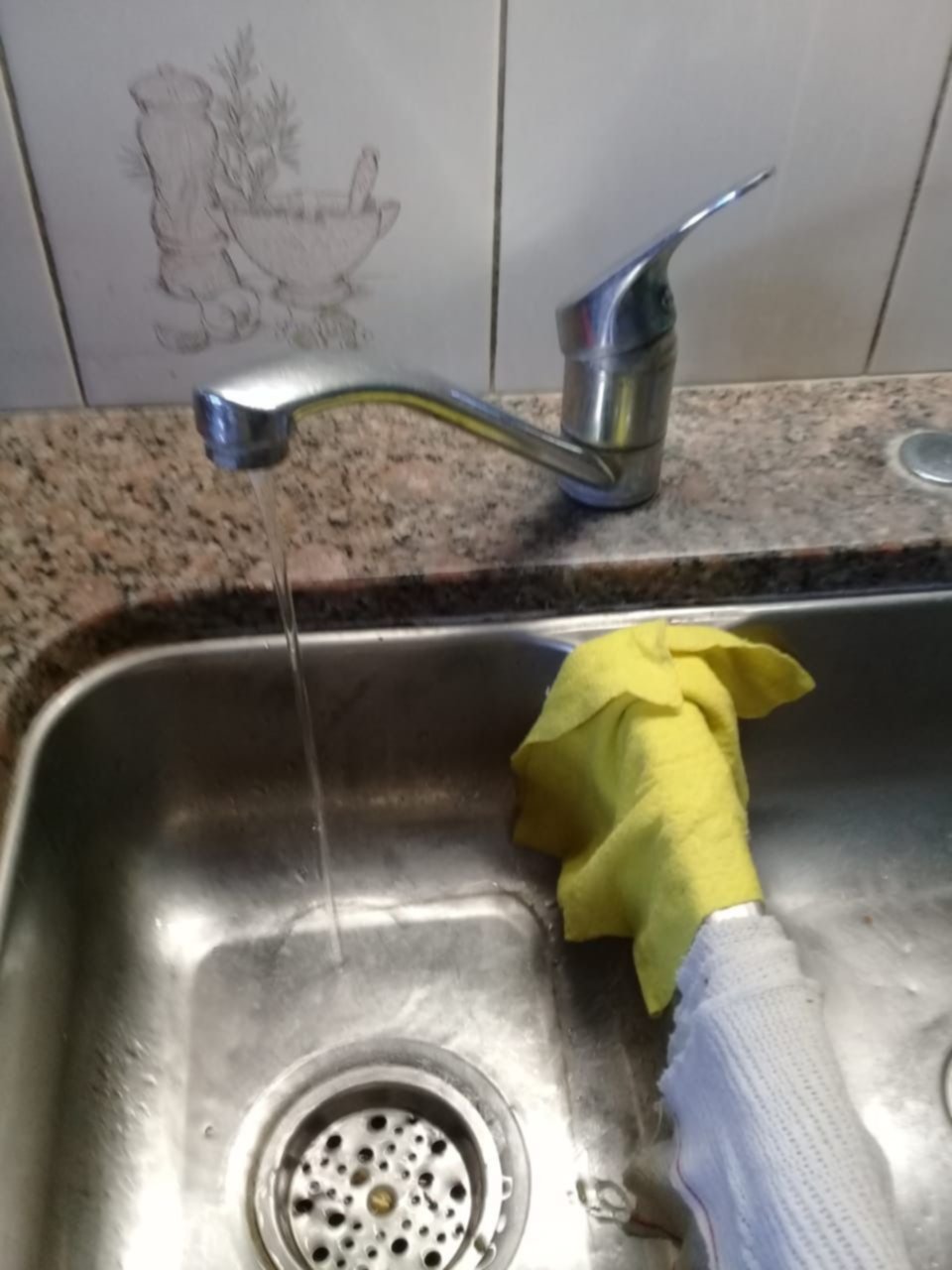 Vuelve el calor y brotan los problemas con el agua en la Ciudad