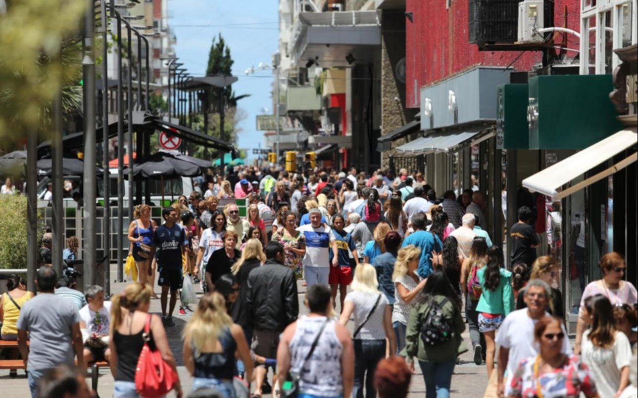 En Mar del Plata aprueban ordenanza que permite habilitaciones comerciales en el día