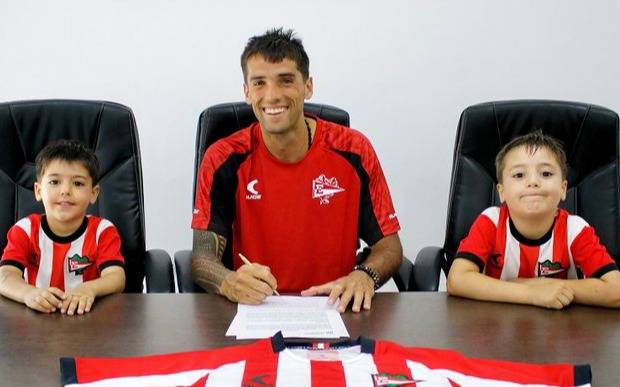 Estudiantes tiene Más para rato: el defensor renovó contrato