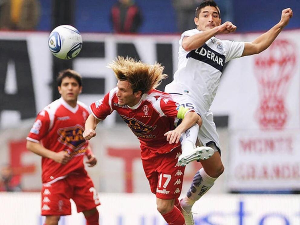 Si se trata de desempates, hay dos que son inolvidables para Gimnasia y Colón
