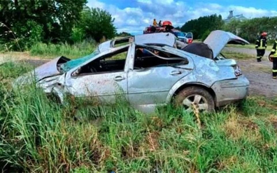 Trágico vuelco en la Ruta 205: dos muertos tras el despiste de un VW Bora