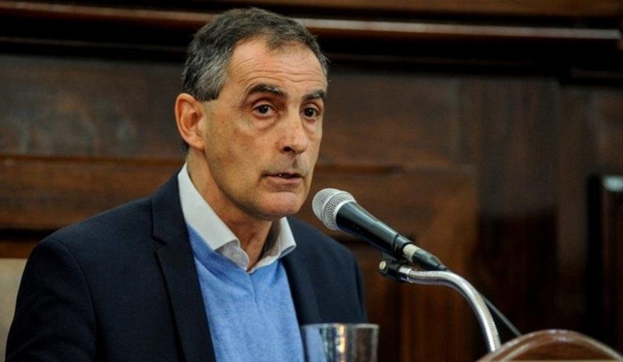 Manes y Abad pujan por la presidencia del bloque radical en Diputados