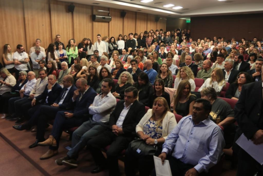Se distinguieron a los médicos que cumplen 25 años de trayectoria