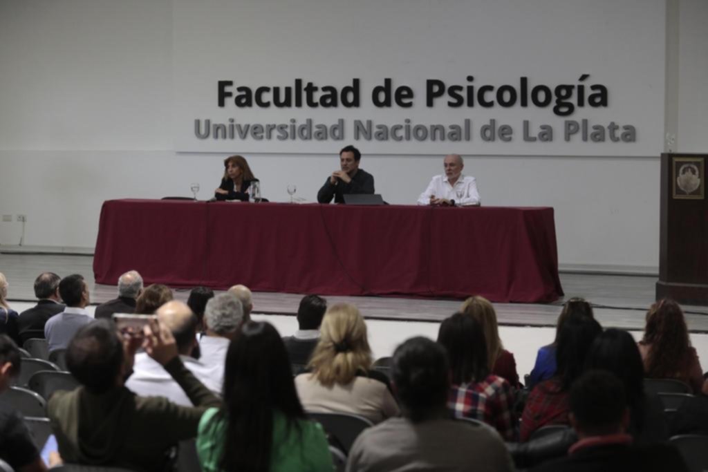 Debaten la extensión de la Autopista hacia Ruta 11