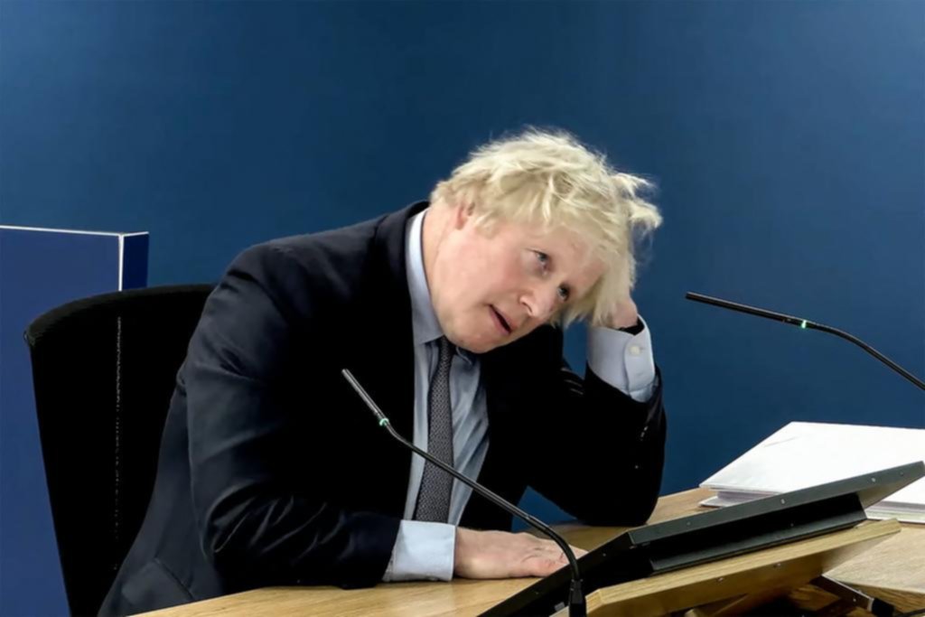 Boris Johnson pidió perdón a las víctimas del Covid