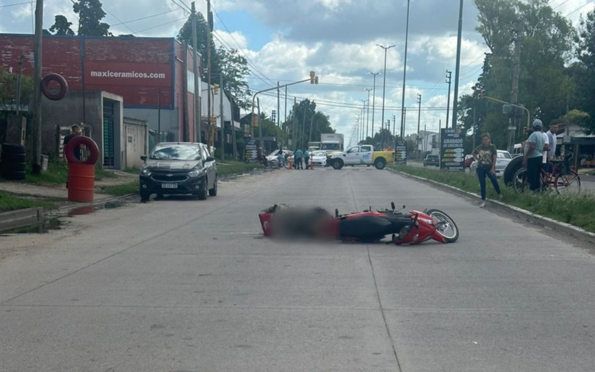 Otro accidente fatal en La Plata: murió un repartidor en la avenida 520