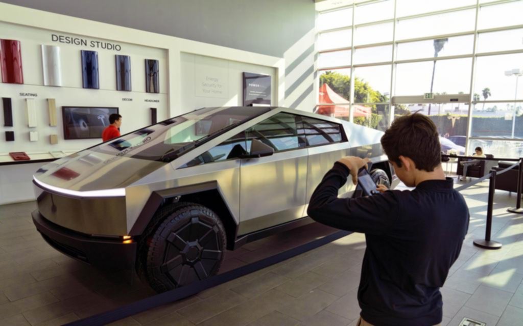 Tesla Cybertruck: la “chata” futurista de Musk, lista para debutar