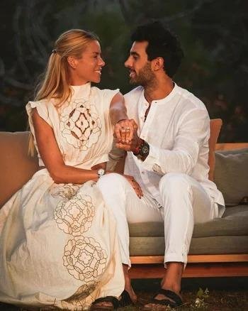 Cuáles son los requisitos de Nicole y Urcera para los invitados a su boda