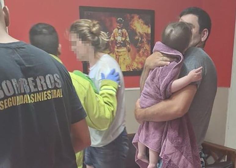 Bomberos de Villa Elisa salvan a una beba