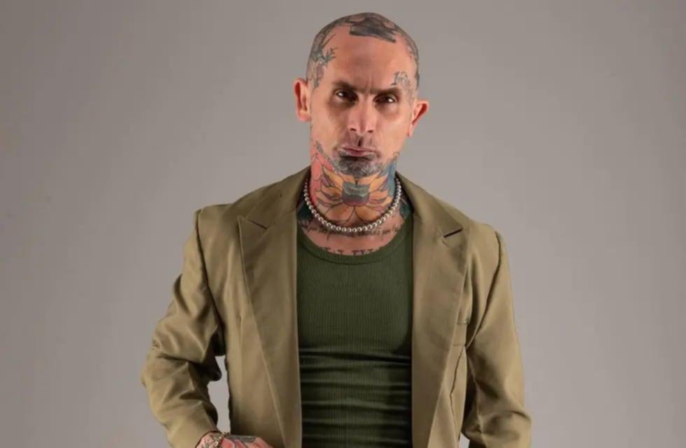 El cantante de Ke Personajes se peleó con gente que lo filmaba: intervino la policía
