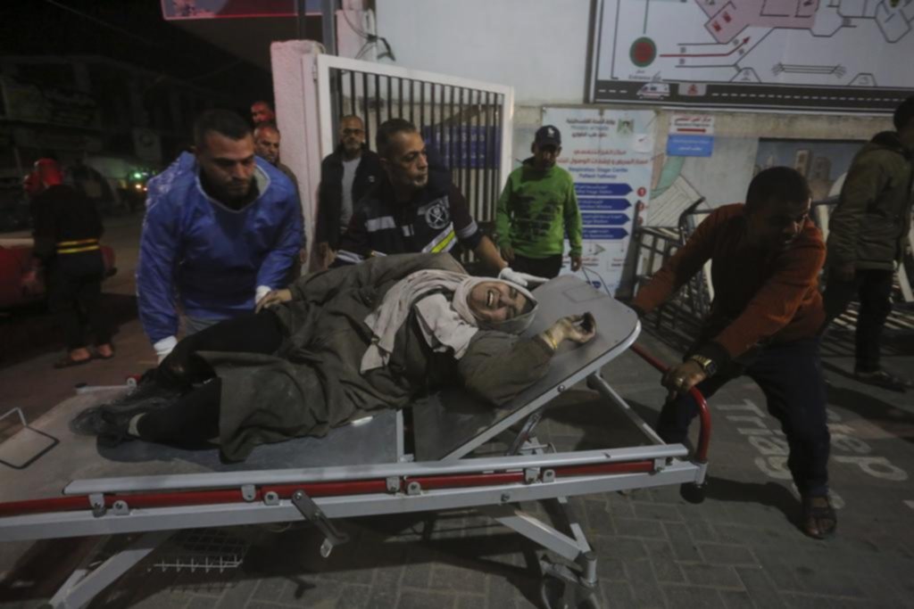 Bombardeos israelíes y duros combates en Gaza, donde falta “de todo”