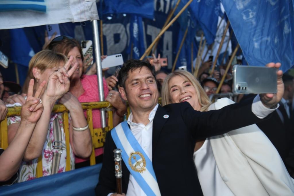 En la Plaza, Kicillof se diferenció de Milei: “Viva la justicia social, carajo”