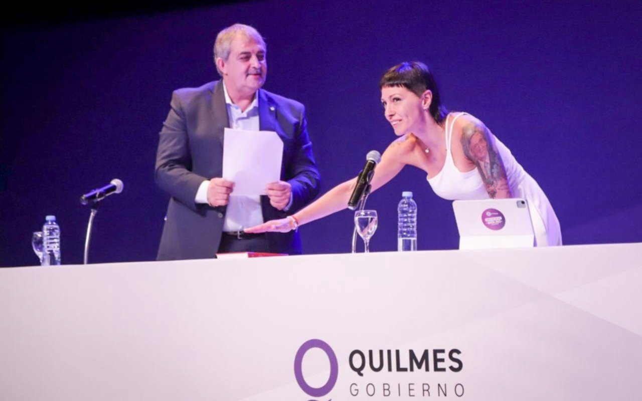 Mayra Mendoza asume su segundo mandato en Quilmes