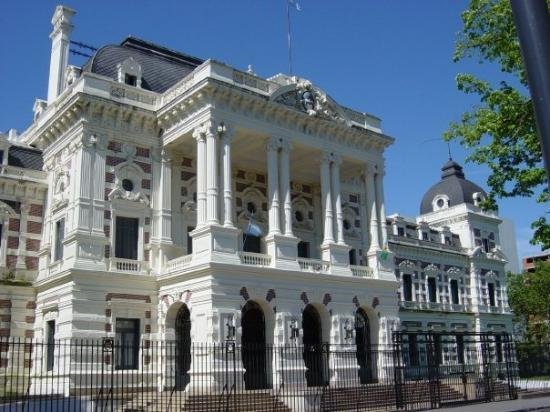 Recortes a las provincias y dudas sobre el impacto en Buenos Aires